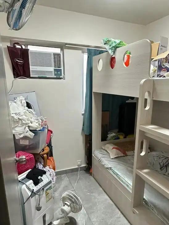 没有阳台装修非常极简真羡慕！一家四口在香港仅有55平新房(图2)